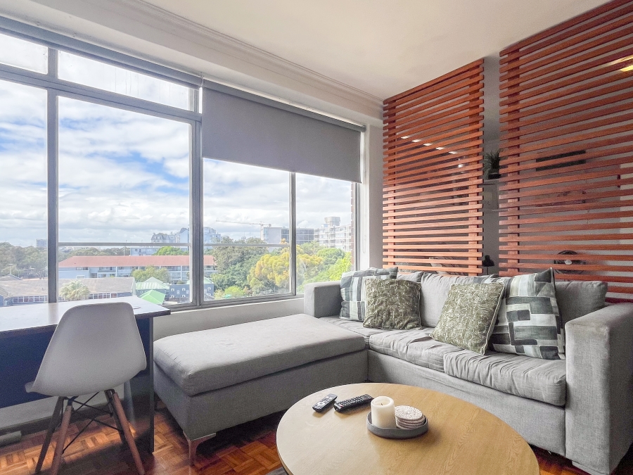 To Let 1 Bedroom Property for Rent in Green Point Western Cape